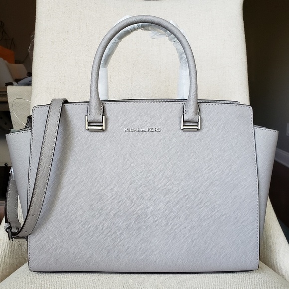 Michael Kors Handbags - NWT Michael Kors LG Selma Satchel bag pearl Grey